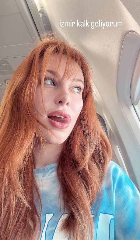 Aysennyuksel nudes model image