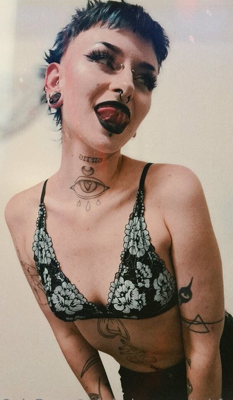 tranny onlyfans pornographic pics