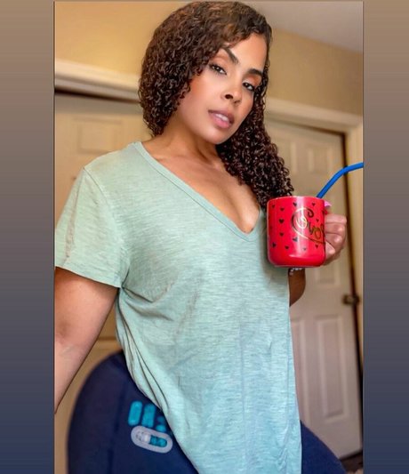 jamiliasworld star sexy pics