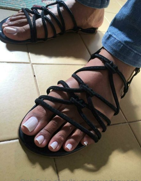 lauraazevedoqueen model sex photo