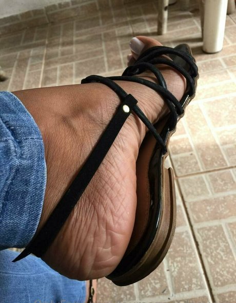 lauraazevedoqueen top actress pic