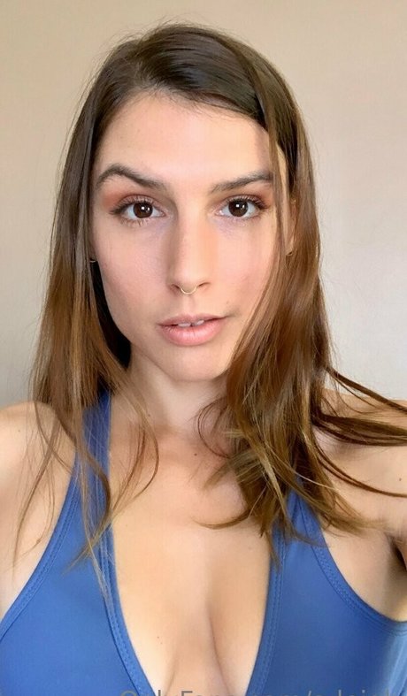 a leigh naked actress pics