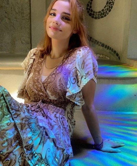 Corrina Rhys model gallery