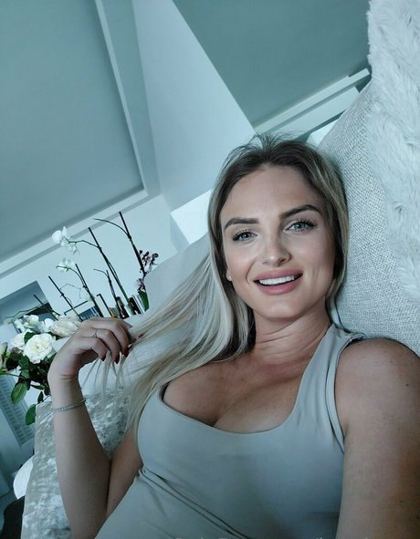 lexy lovee nice model pic