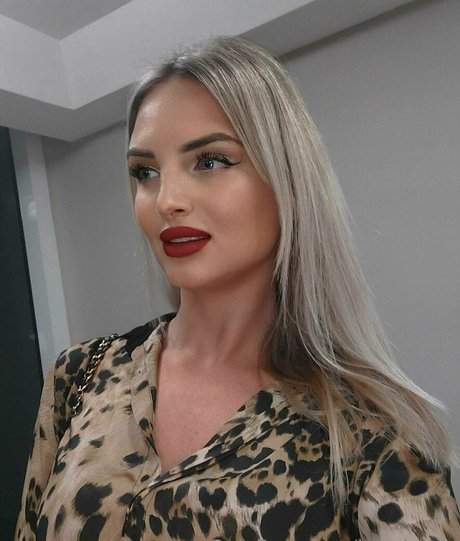 lexy lovee porn actress pics