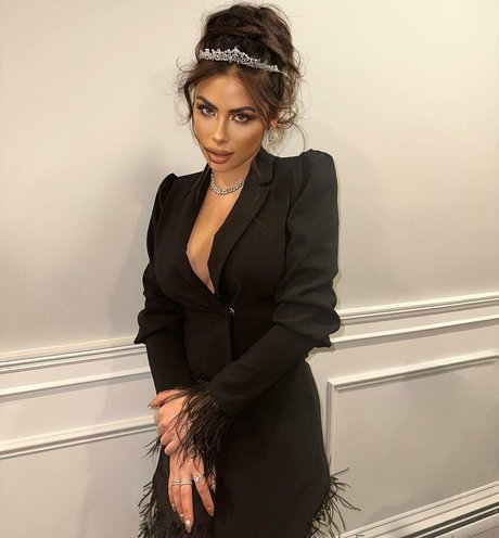 Alus model pretty pics