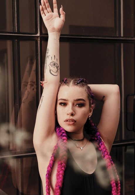 beautiful shemale onlyfans hot pic