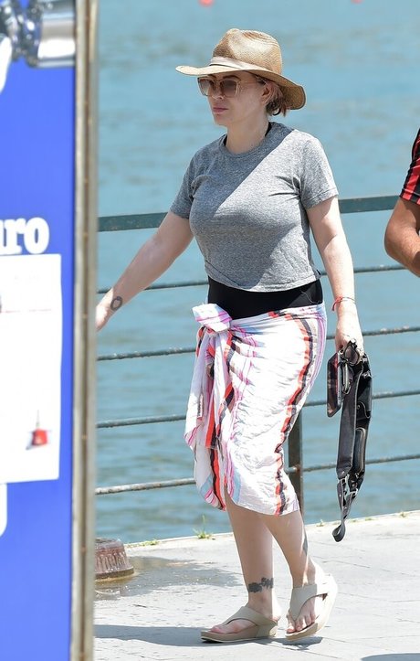 asian small tits onlyfans art naked pic