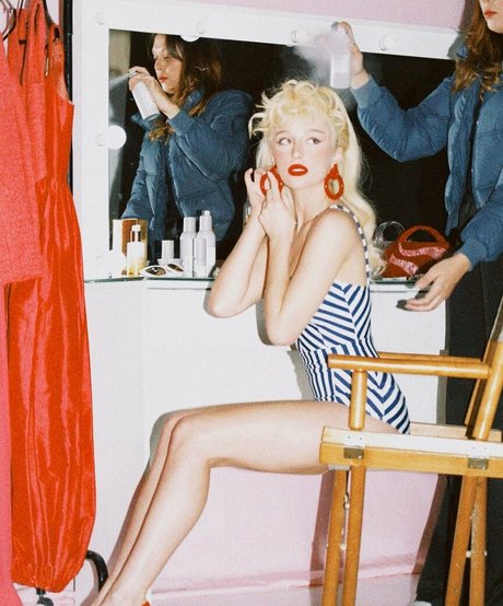 curvy cougar onlyfans free porn photo