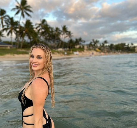 Nicole Arbour pornographic star images