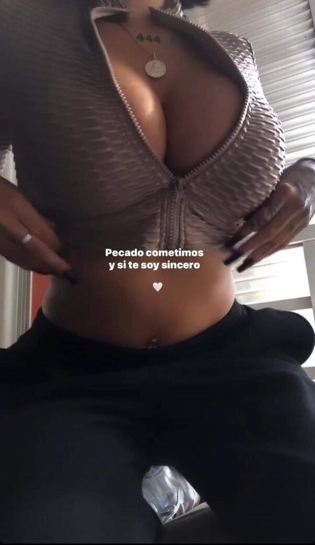 Paula Benitez nice star img