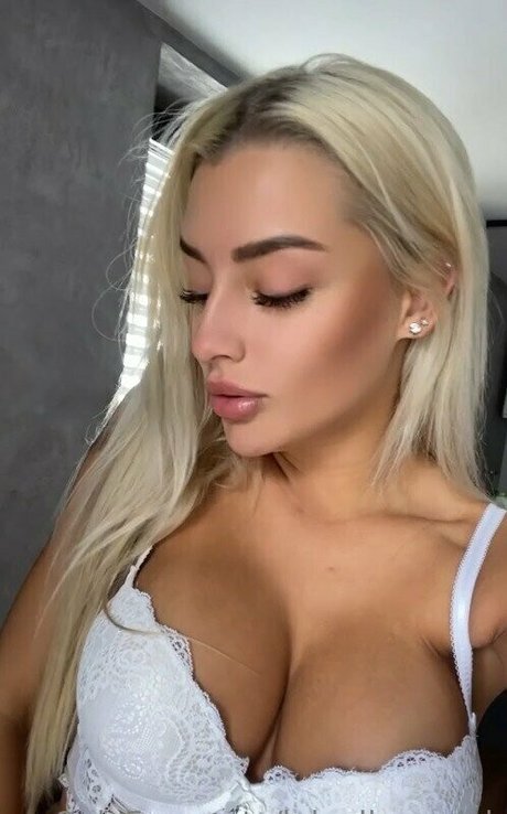 lolaellemodel art actress photos