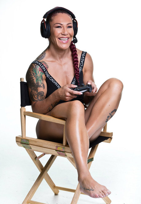 criscyborg star naked photo
