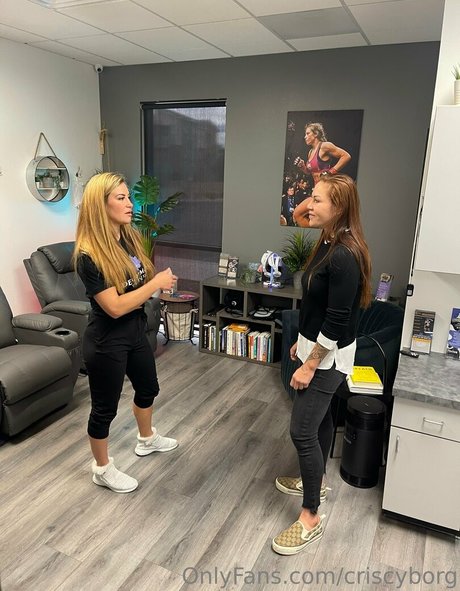 criscyborg model hd photo