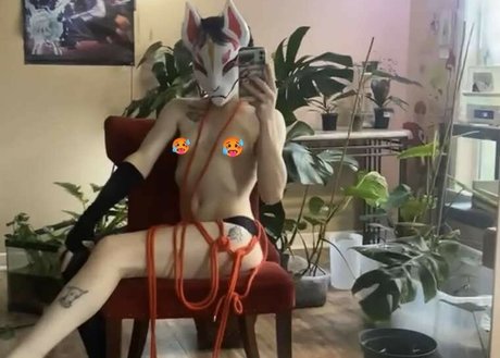 milkw0lf pretty model picture