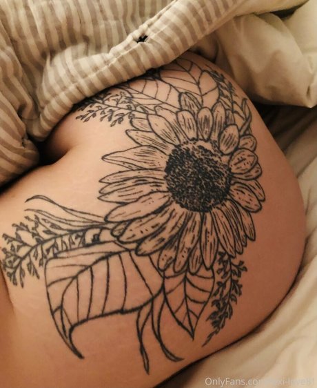 lexi love81 model naked gallery