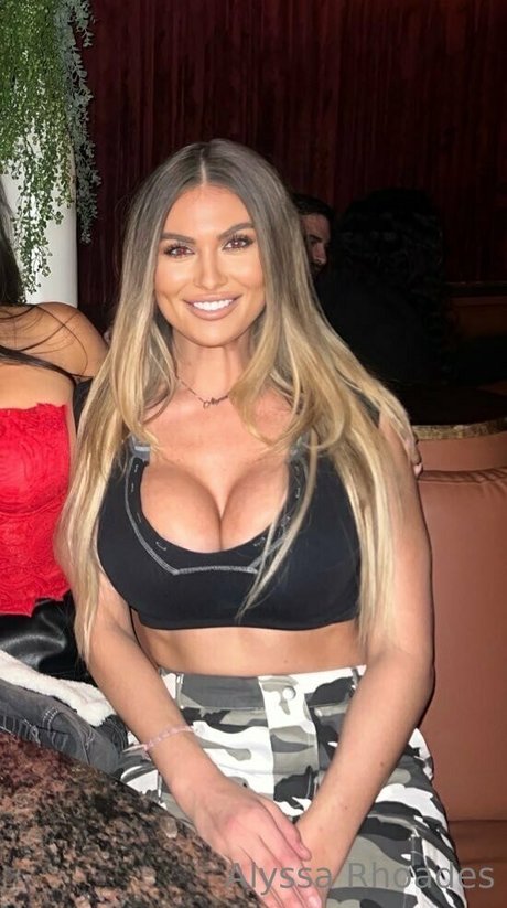 blonde babe onlyfans porn archive