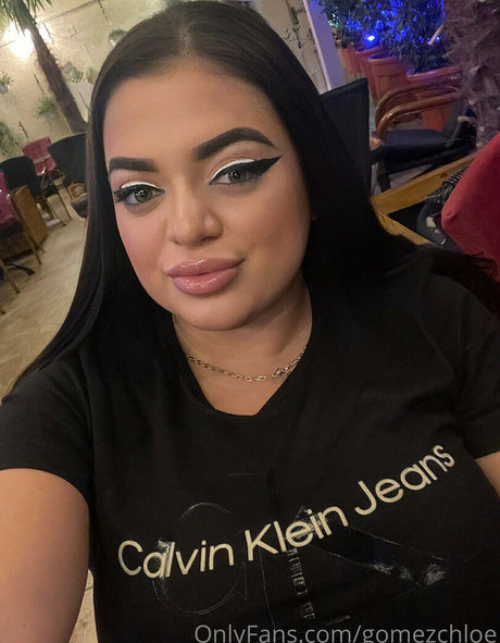 sashalopezzz adult model image