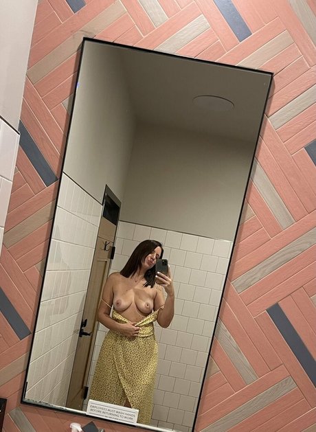 Sweet Summer erotic actress pic