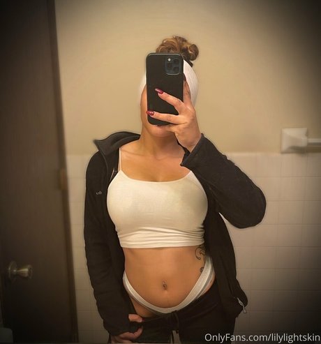 lilylightskin model pornographic pic