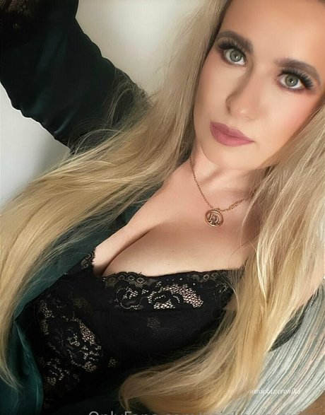 osickaweronika model nude pics