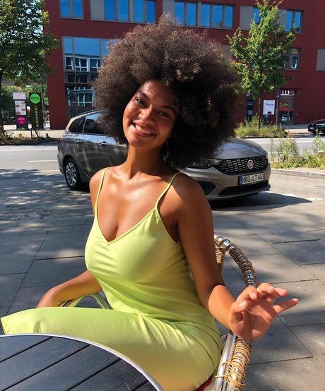 Ange Sophie Reich hot star gallery