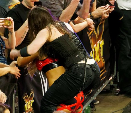 Nikki Cross model art pictures