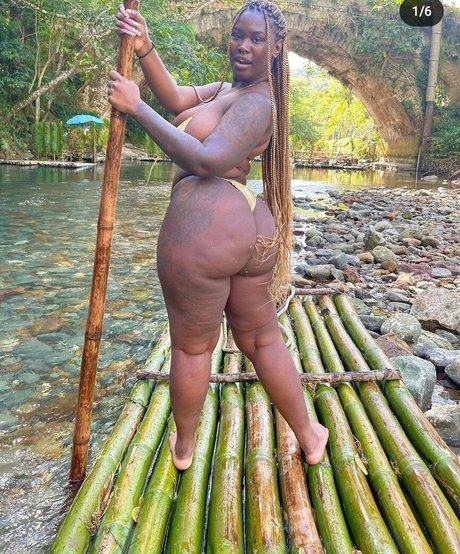 elleblack exclusive model photos