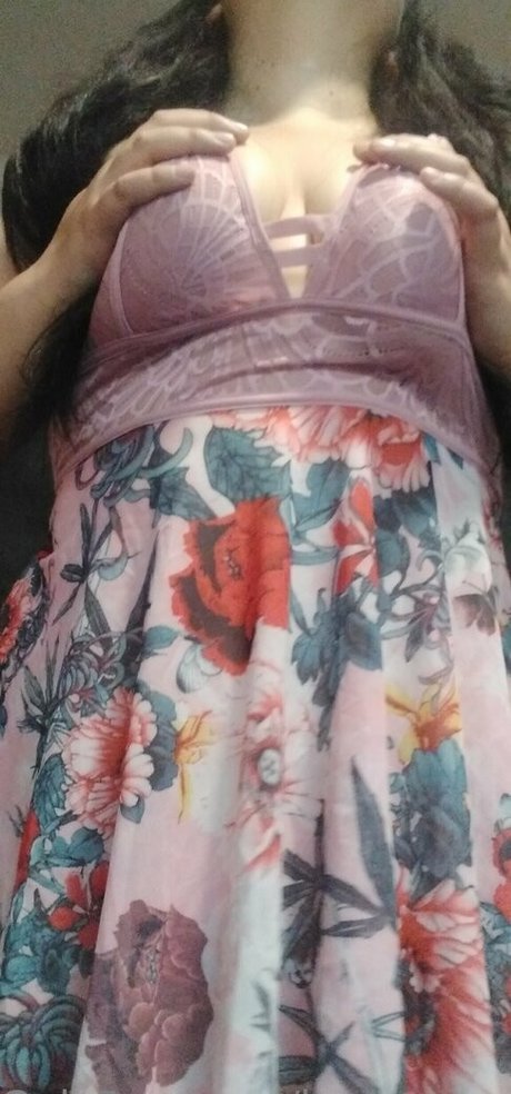 bunnyrosegold model naked picture