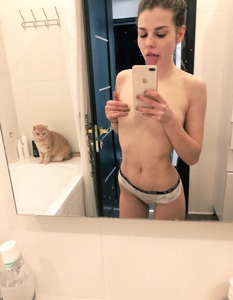 skinny babe onlyfans sexy nude pic