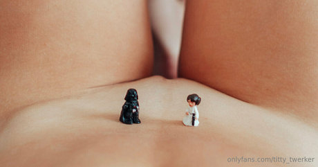 titty twerker nude actress pic