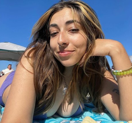 Tiana Renay model high quality image