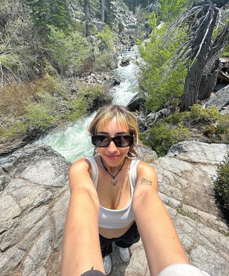 Tiana Renay high quality pornstar pictures