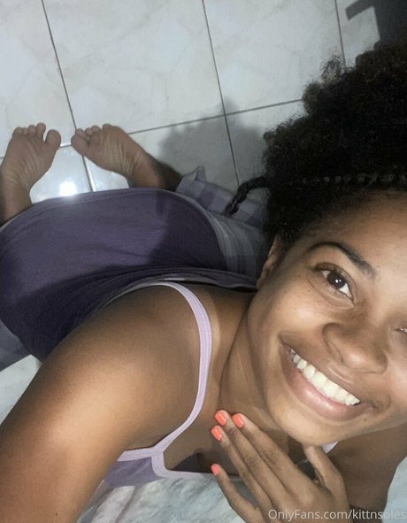 kittnsoles model erotic photos