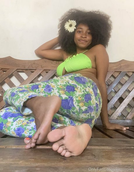 kittnsoles pretty pornstar pics