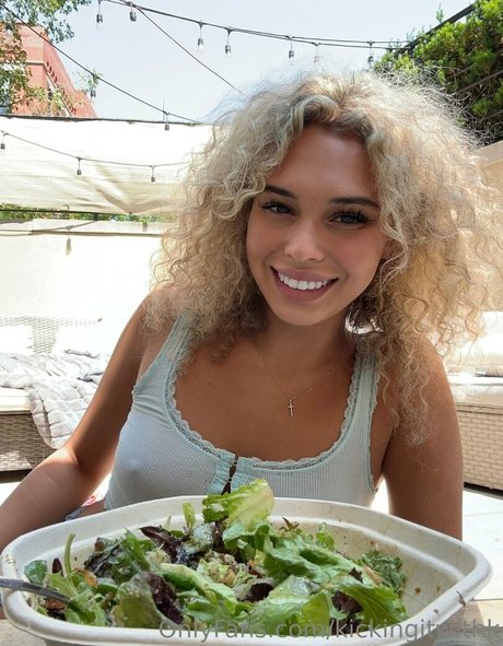 kickingitwithk pornographic model photo