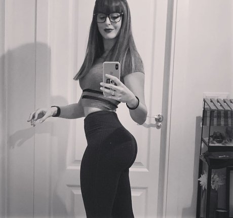 Pettans pornographic model photo