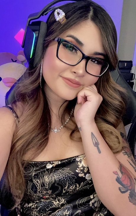 curvy muscle onlyfans beautiful xxx image