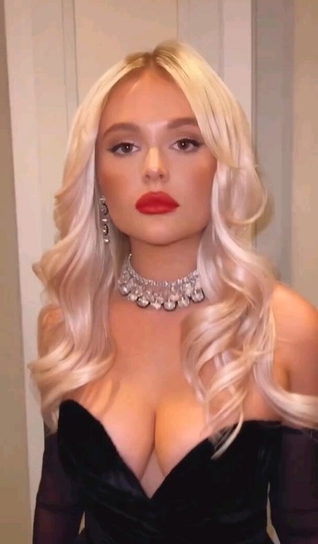 Emily Lind pornstar erotic picture