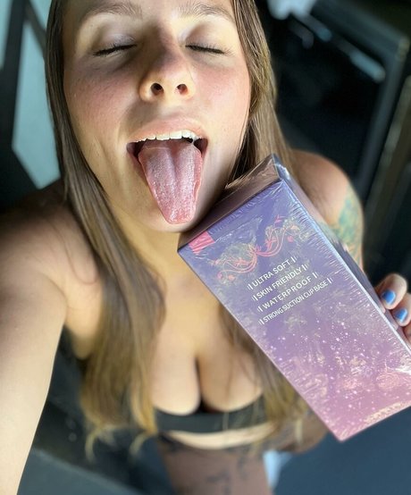 Spicy Tender pornstar sexy pics