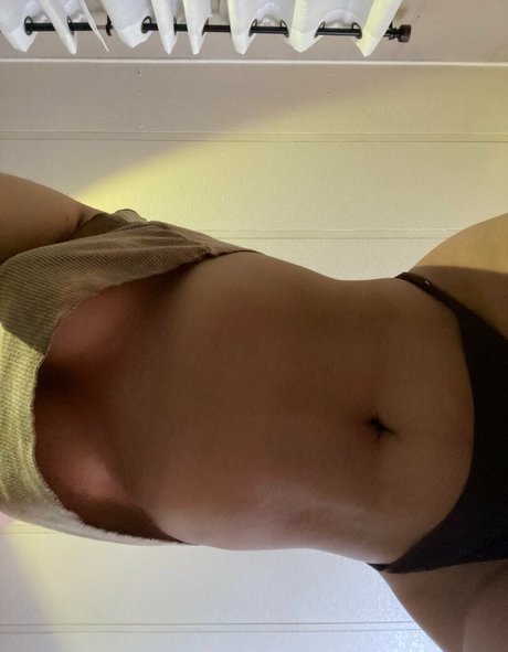 lzzle nudes actress pics