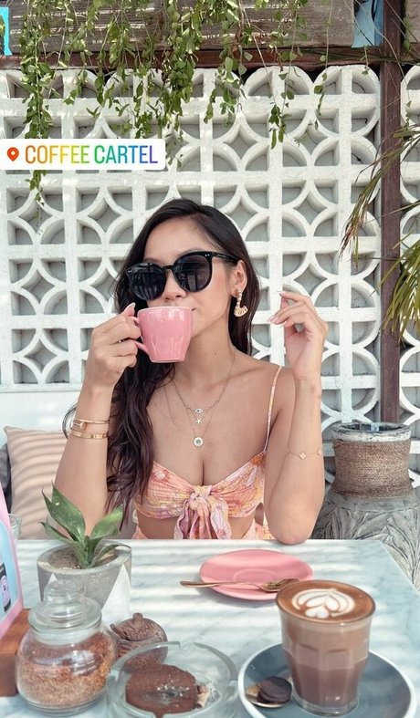 Novita Lam pornstar free images