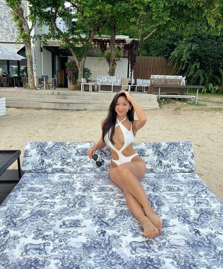 Novita Lam exclusive actress gallery