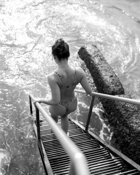 sara maika art model gallery