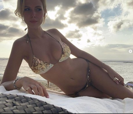 Oxana Streltsova pretty star archive