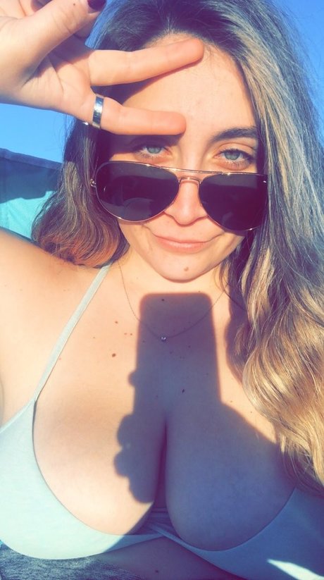 milfweeed erotic model pic