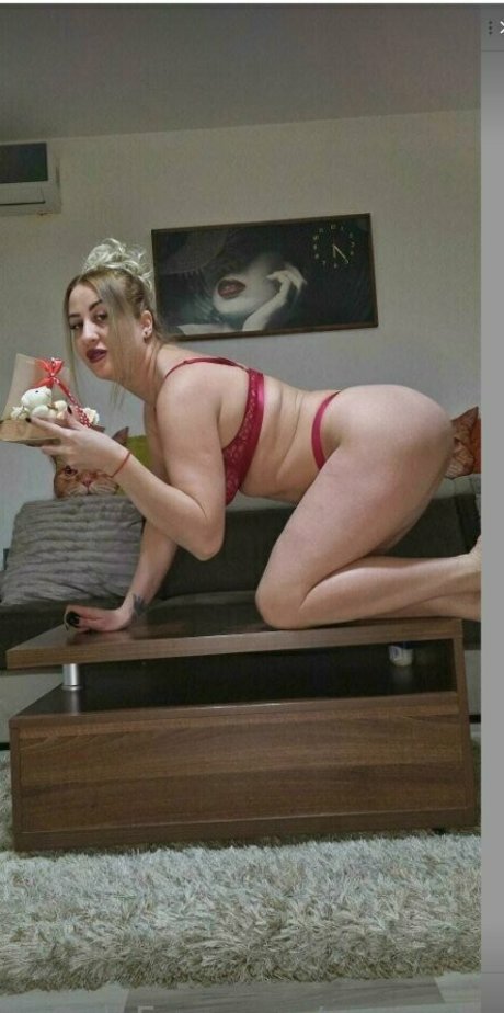 sa mi ra perfect model photo