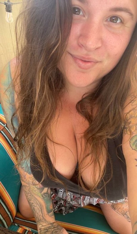 HandfulHeather beautiful model picture