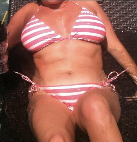 Curious Jeanette model free image