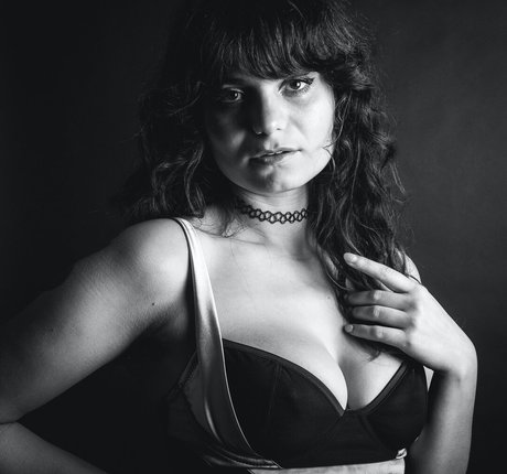 Gutterslut Dumpsterbitch star art img